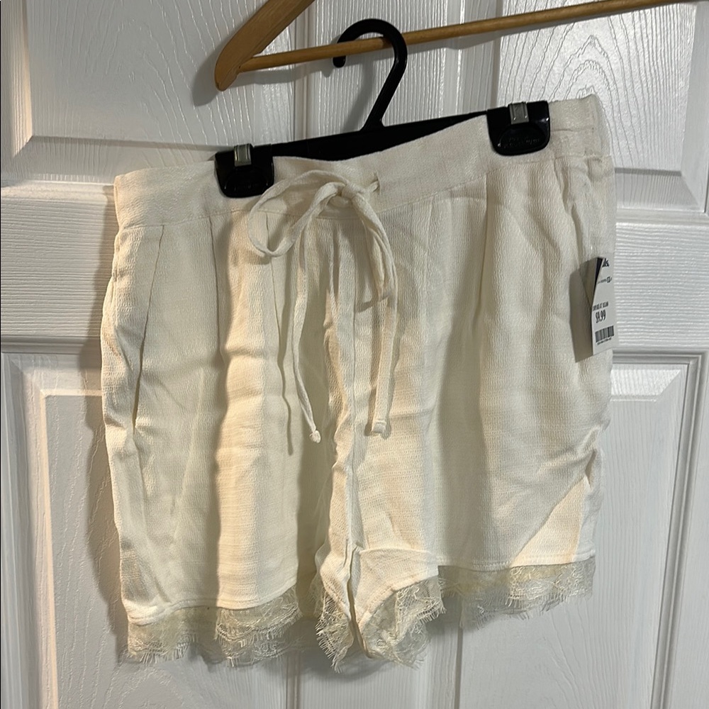 Women's White Lace Trim Shorts